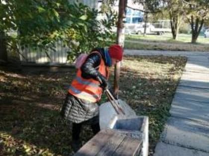 В Таганроге продолжается уборка городской территории