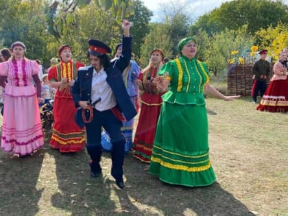 В Новочеркасске провели казачий фестиваль, приуроченный к Покрову