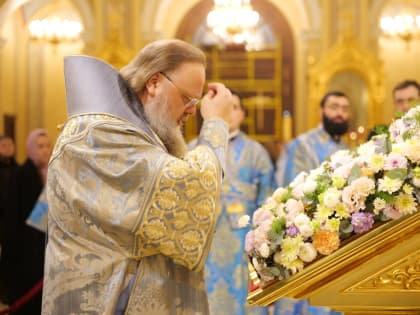 В канун празднования Казанской иконы Божией Матери митрополит Меркурий совершил всенощное бдение в Ростовском кафедральном соборе