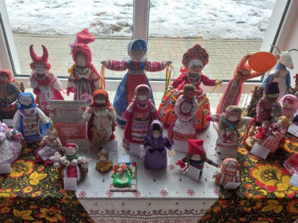 Парк Таганрога приглашает на выставку народных кукол