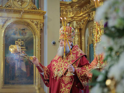 В понедельник Светлой седмицы Глава Донской митрополии совершил Божественную литургию в Ростовском кафедральном соборе