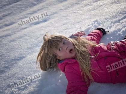 Сломал ногу, поскользнувшись на льду перед администрацией, глава Каменска-Шахтинского