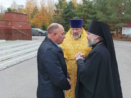 Преосвященнейший епископ Симон с архипастырским визитом посетил приход Покрова Богородицы города Каменск-Шахтинский