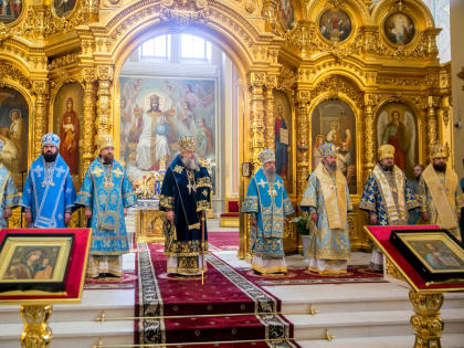 В день празднования иконы Божией Матери "Донская" Глава Донской митрополии совершил Божественную литургию в Ростовском кафедральном соборе