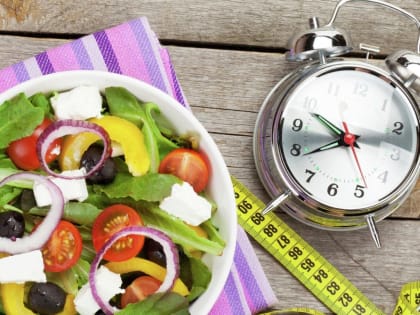 «ГОЛОДНАЯ КРОВЬ»: ВРАЧ РАССКАЗАЛА, ПОЧЕМУ НЕЛЬЗЯ ОТКАЗЫВАТЬСЯ ОТ ЕДЫ ПОСЛЕ ШЕСТИ ВЕЧЕРА