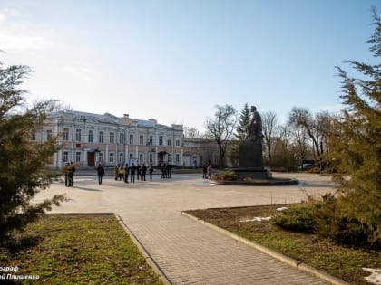 В Чеховском сквере Таганрога восстановили освещение