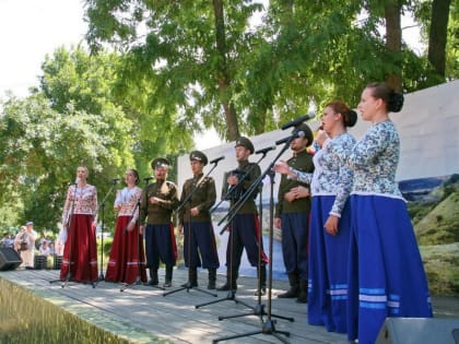 Жителей Октябрьского района приглашают на фестиваль казачьего фольклора в Старочекасской