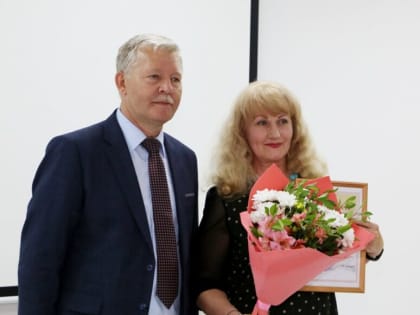 Волгодонских библиотекарей поздравили с профессиональным праздником