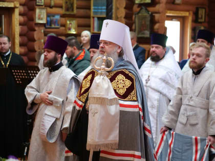 Митрополит Ростовский и Новочеркасский Меркурий совершил Великое освящение храма в честь Царственных Страстотерпцев п. Красный Сад