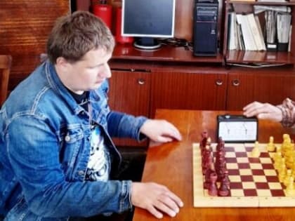 В Миллерово прошли турниры по шашкам и шахматам среди людей с ограниченными возможностями