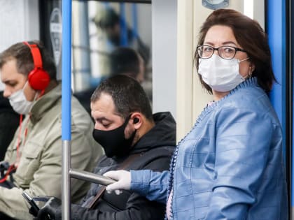 Жителям Ростовской области посоветовали носить маски из-за ОРВИ