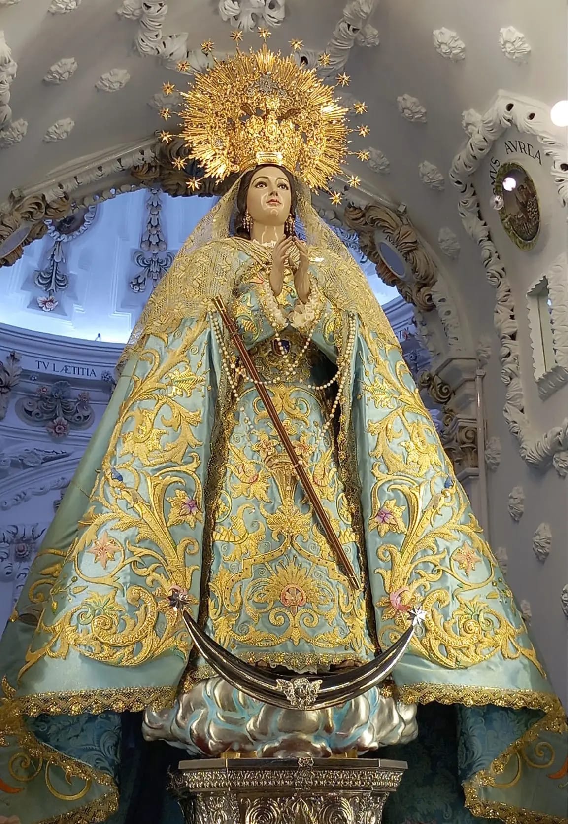 Virgen del Rosario Coronada