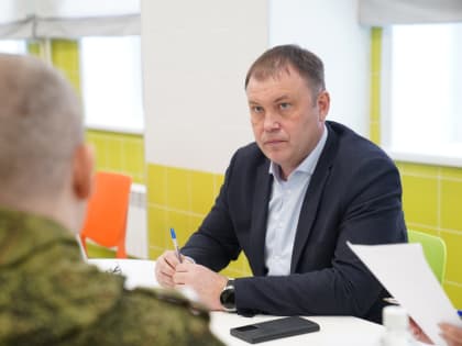 Губернатор Кузбасса Илья Середюк в Юрге встретился с родными участников СВО
