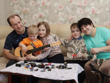 Более 13,8 тысячи многодетных семей Кузбасса получили региональный материнский капитал по нацпроекту «Демография»