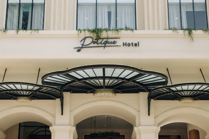 Khách sạn Potique