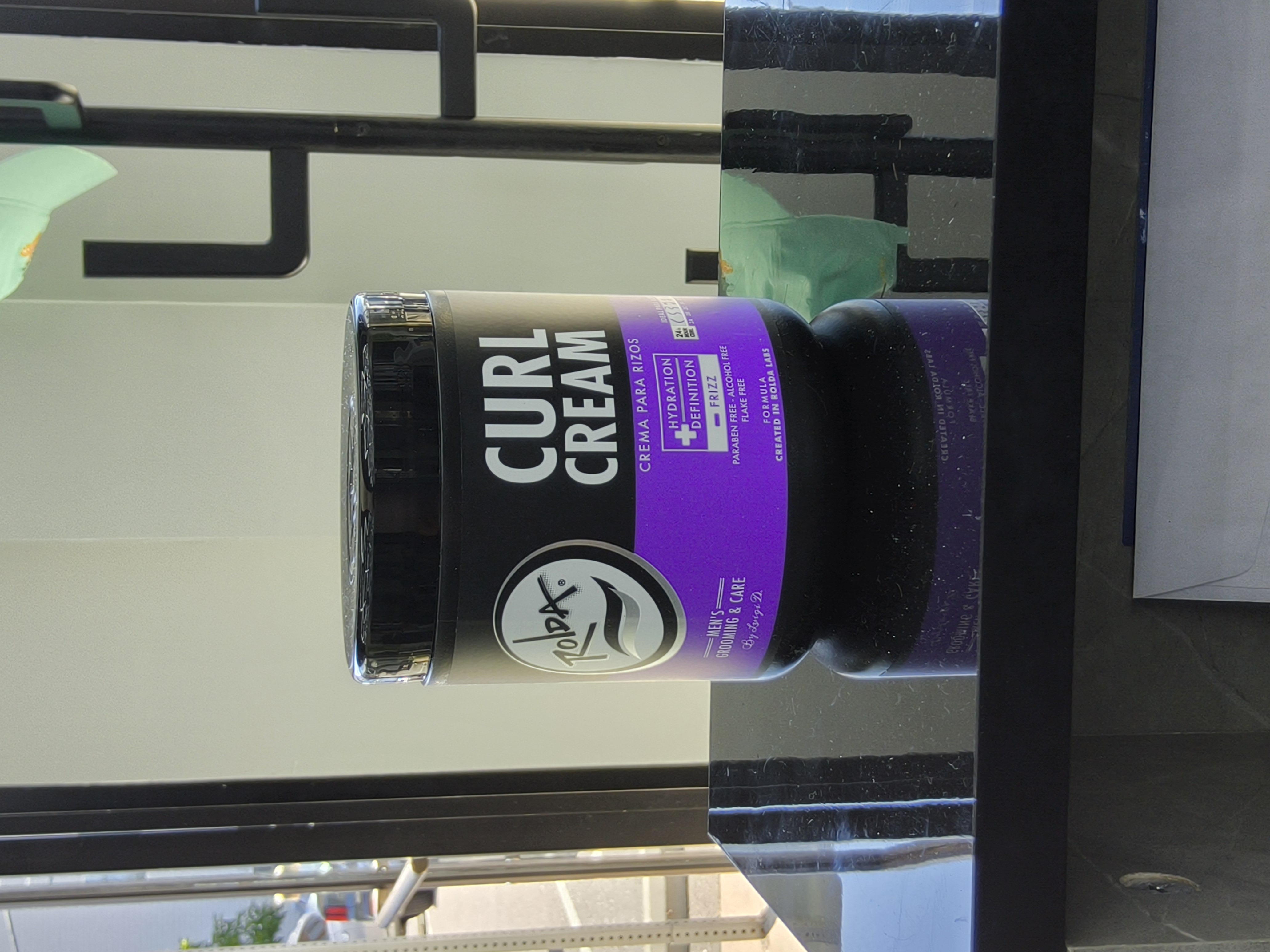 Crema Curly