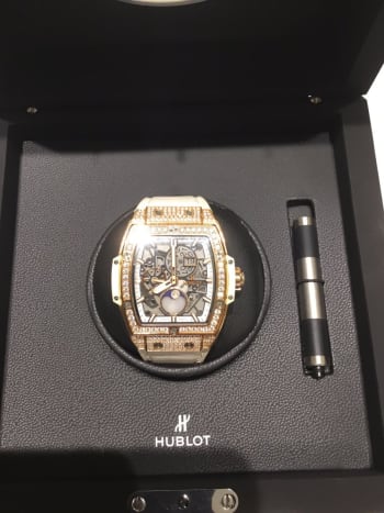 新宿買取りショップにてウブロを買取りさせて頂きました。 またのご来店心よりお待ちしております。  #宝石広場 #宝石広場買取り #腕時計 #時計 #宝石買取り #査定 #housekihiroba #watch #jewelry #宅配買取 #宅配買取キット #ウブロ 