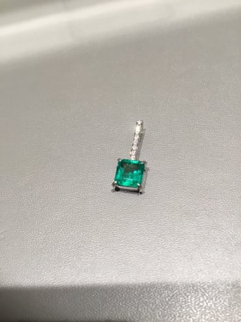 宝石広場　渋谷本店にて郵送買取りさせて頂きました🙂 綺麗な2ctのエメラルド　常連様いつもご利用誠にありがとうございます😊 #渋谷買取り　#郵送買取り　#宝石買取り　#エメラルド 