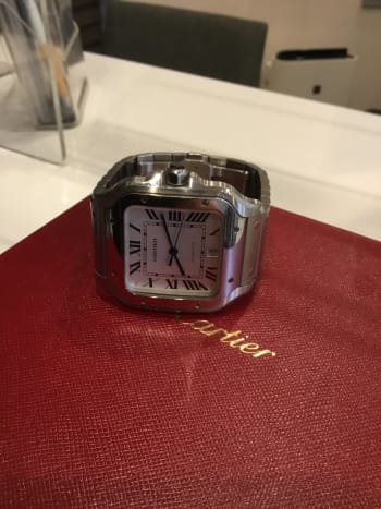 新橋買取ショップにてカルティエのサントスをお買取させていただきました。 