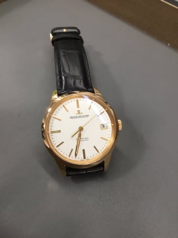 渋谷本店にてジャガールクルトのジオフィジックのお買取りを致しました。 機械式なのにステップ秒針するところが面白い一本です。 #渋谷本店 #時計買取 