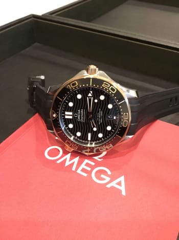 新橋買取ショップにてオメガのシーマスターダイバー300Mをお買取させていただきました。 