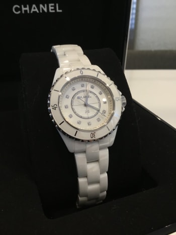 新橋買取ショップにてCHANEL J12  H5704のお買取りを致しました。 残暑厳しい中、ご来店頂きまして誠にありがとうございます。 #新橋買取 #時計買取 