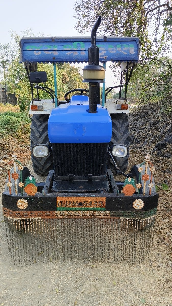 NEW HOLLAND 3230 - Tractors - Visavadar - Image 1