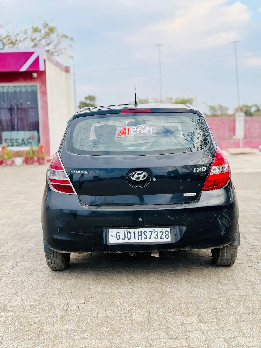 i20 megna petrol cng - કાર - દ્વારકા - Image 5