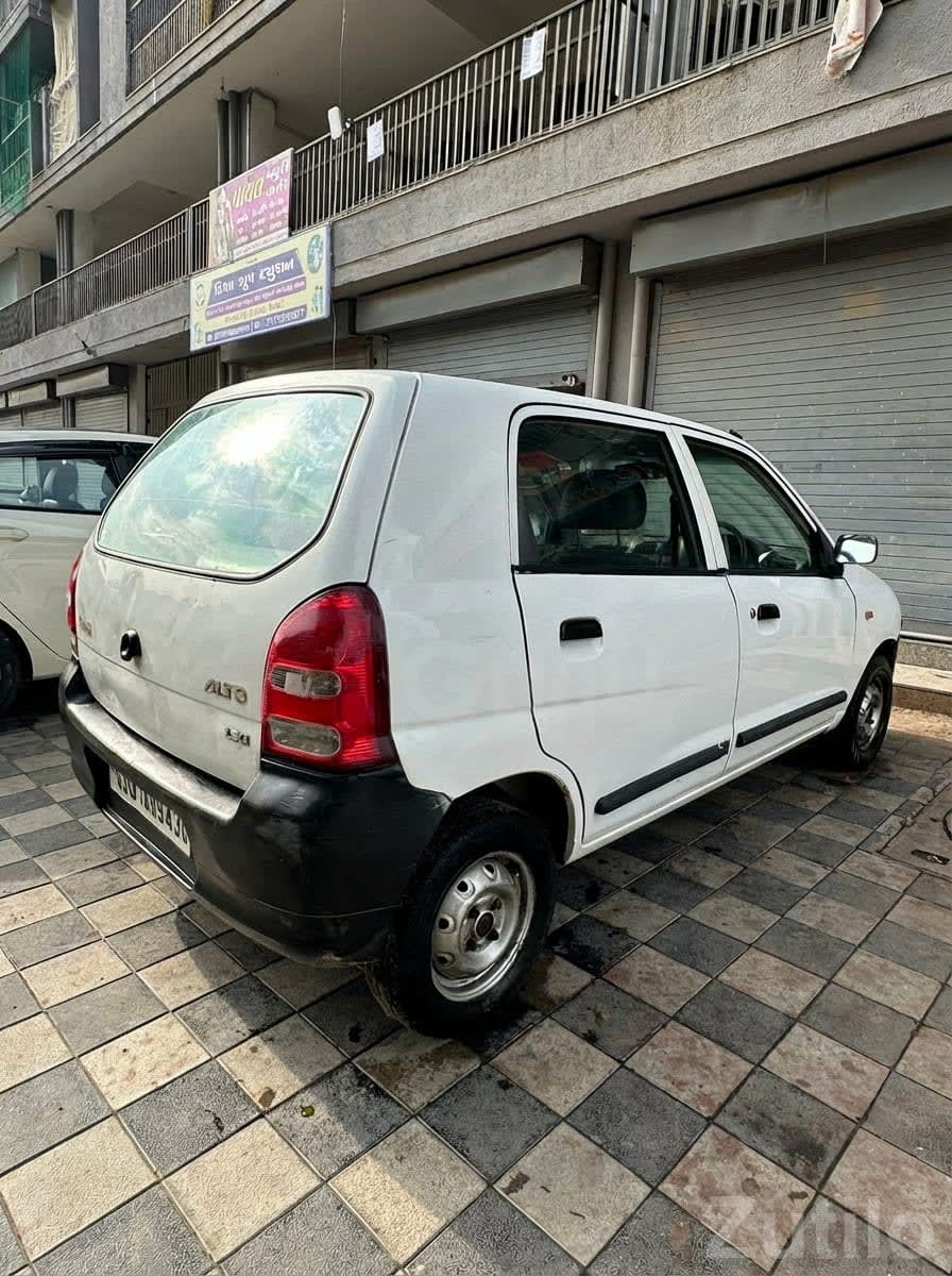 Maruti Alto 2010 CNG – White Hatchback - Cars - Ahmedabad City - Image 4