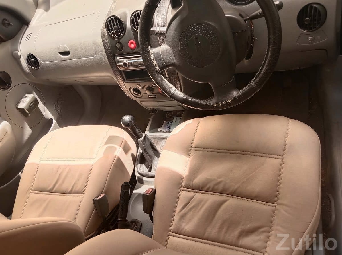 Chevrolet U-VA Hatchback Silver Car - Cars - Ahmedabad City - Image 3