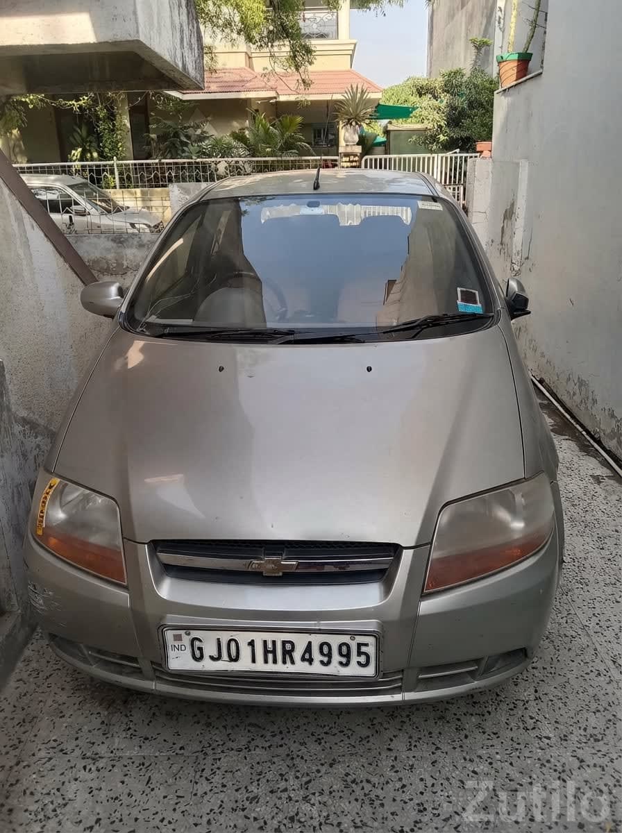 Chevrolet U-VA Hatchback Silver Car - Cars - Ahmedabad City - Image 4