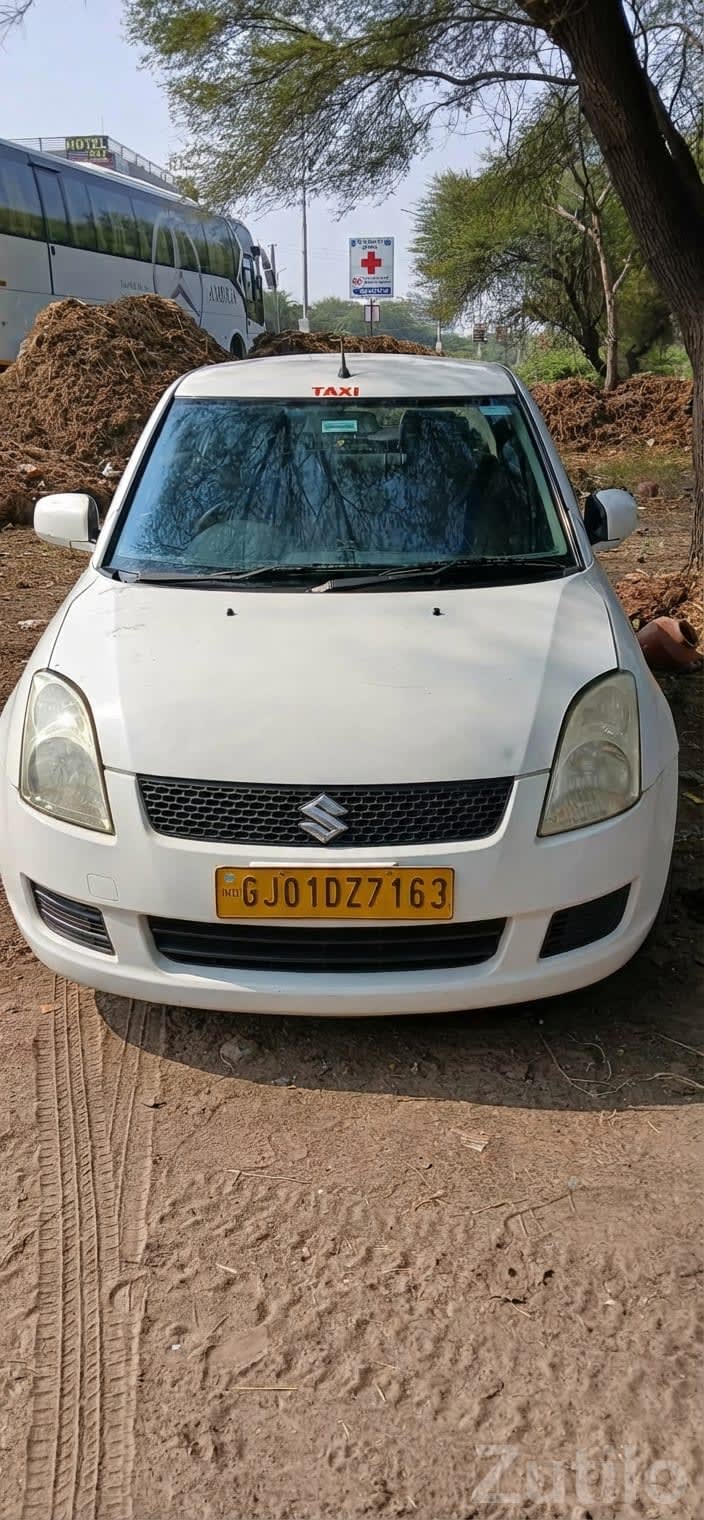 Maruti Swift Dzire 2016 White Sedan - Cars - Ahmedabad City - Image 4