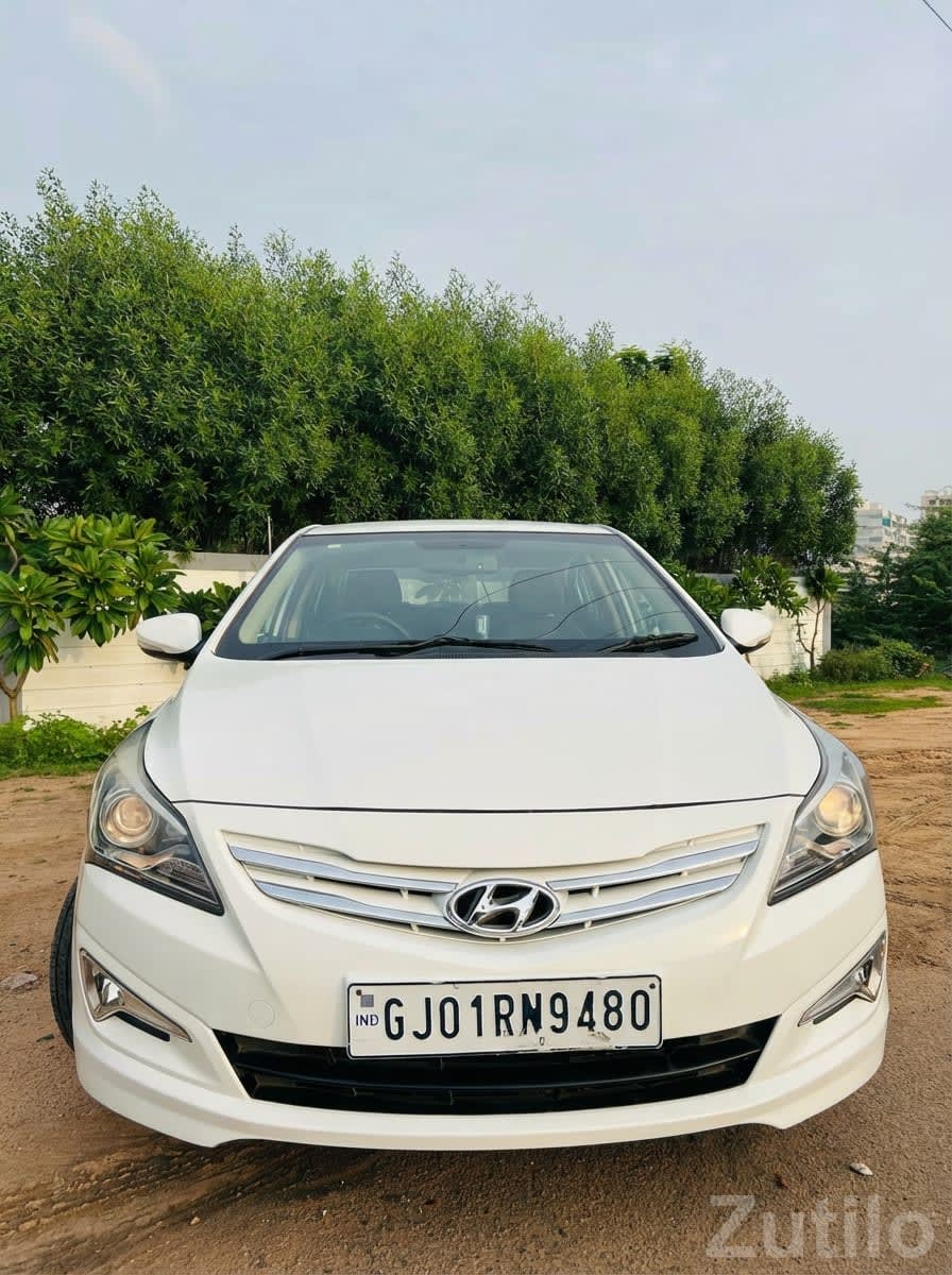 Hyundai Verna Fluidic White Sedan - Cars - Ahmedabad City - Image 1