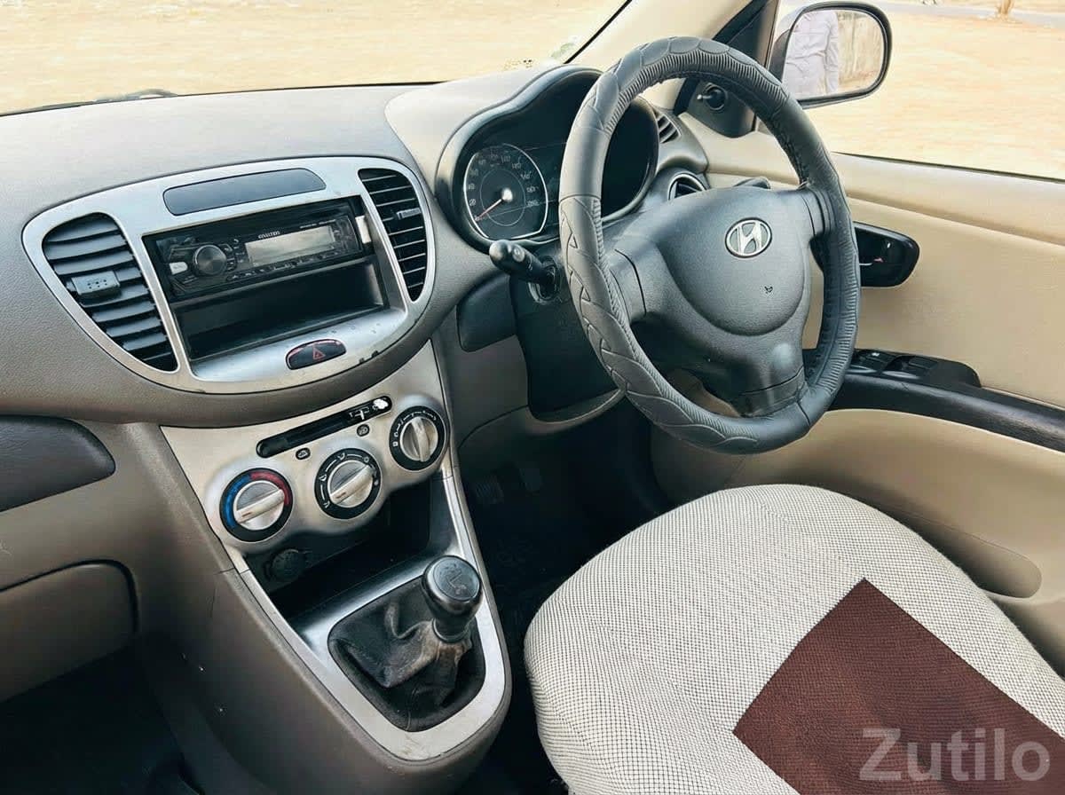 Hyundai i10 Magna Petrol 2015 – Neat Interior - Cars - Ahmedabad City - Image 1