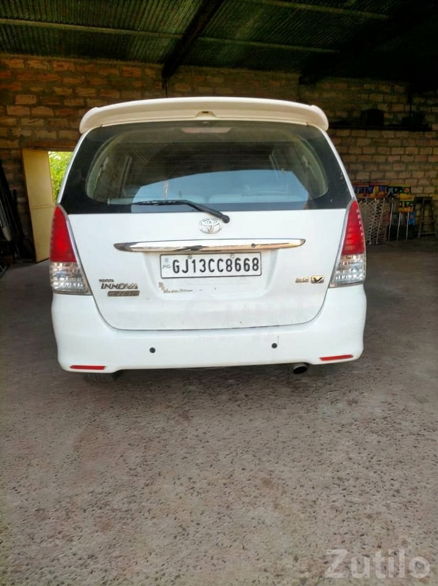 White Toyota Innova MPV with Spoiler - Cars - Muli - Image 1