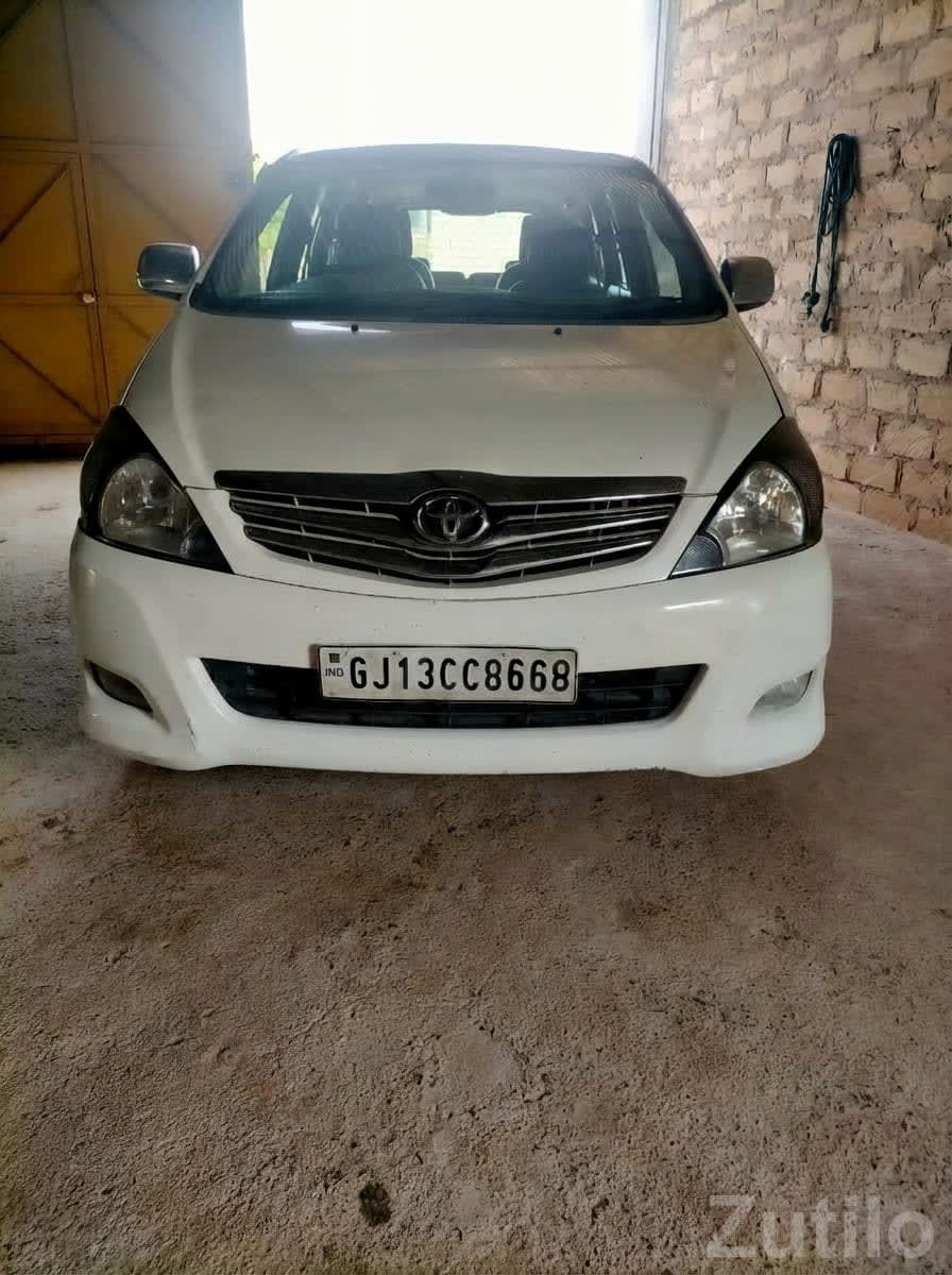 White Toyota Innova MPV with Spoiler - Cars - Muli - Image 2