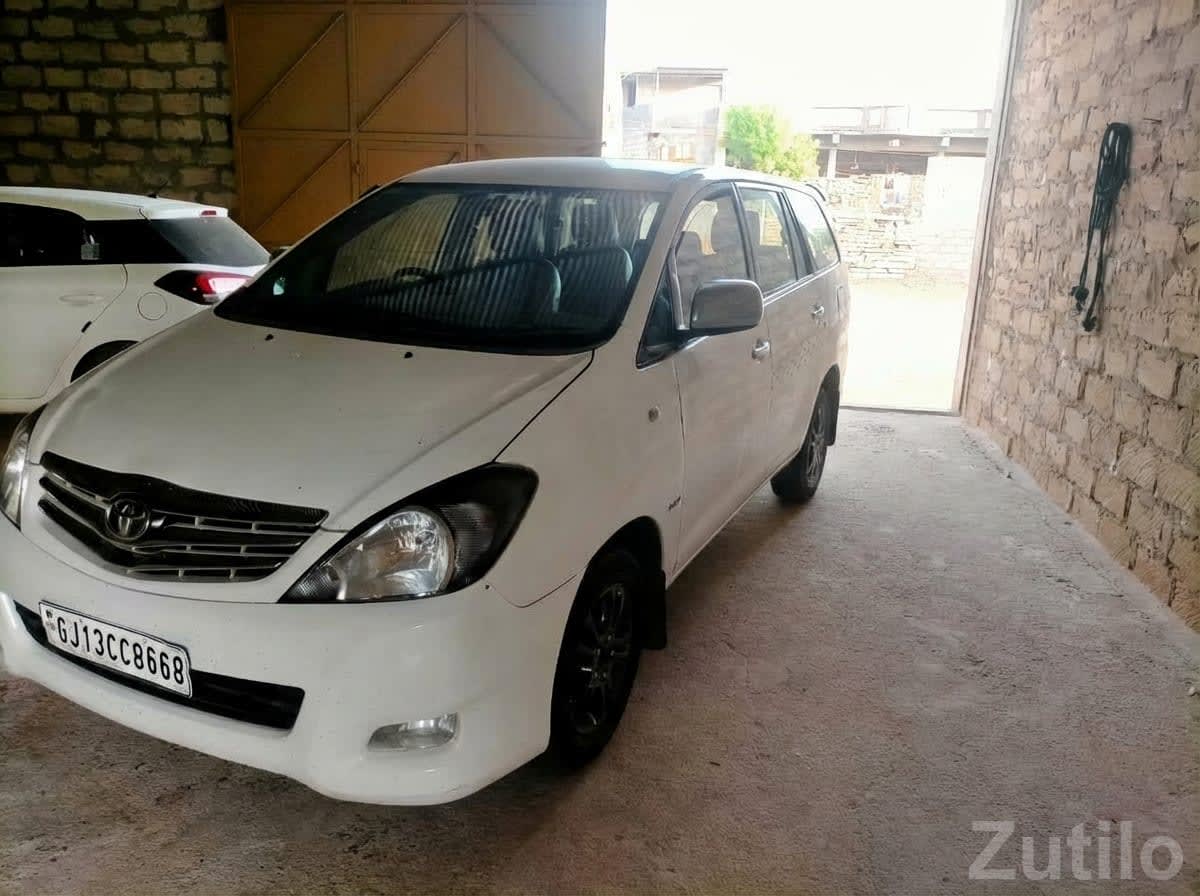 White Toyota Innova MPV with Spoiler - Cars - Muli - Image 3