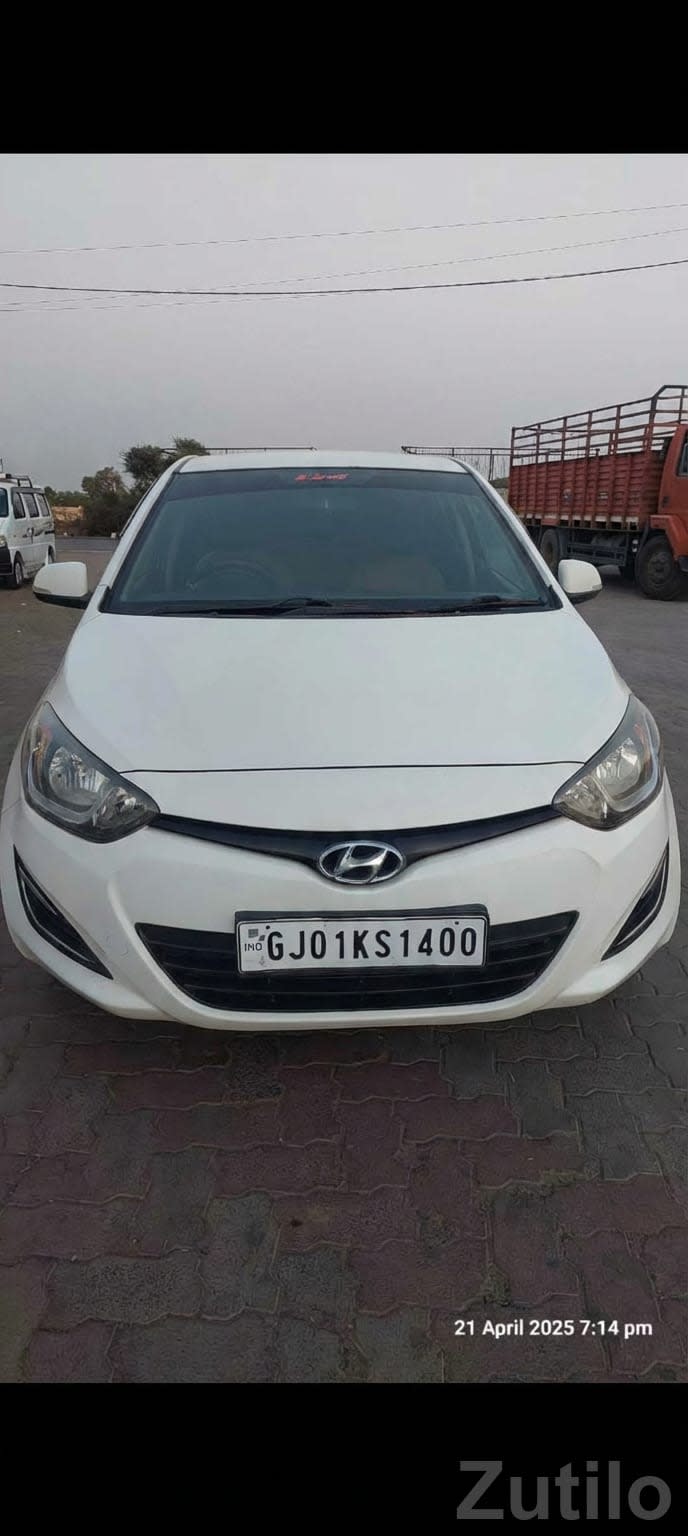 Hyundai i20 White Hatchback for Sale - કાર - જસદણ - Image 2