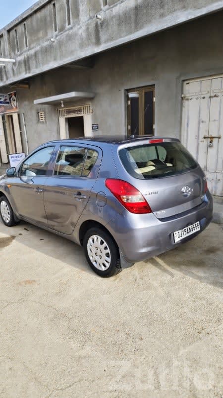 Hyundai i20 Magna Grey Hatchback - Cars - Dhoraji - Image 2