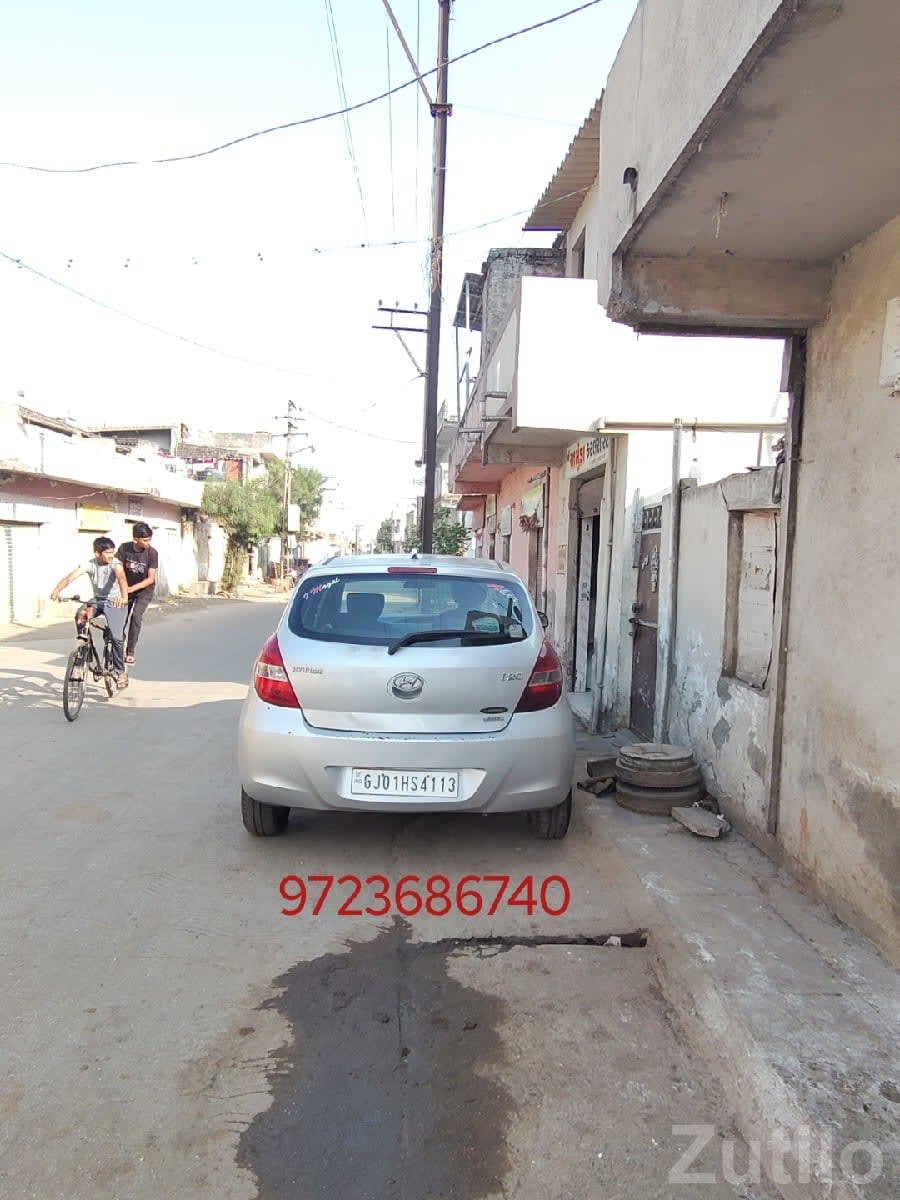 Hyundai i20 Silver Hatchback Car - Cars - Jamjodhpur - Image 1