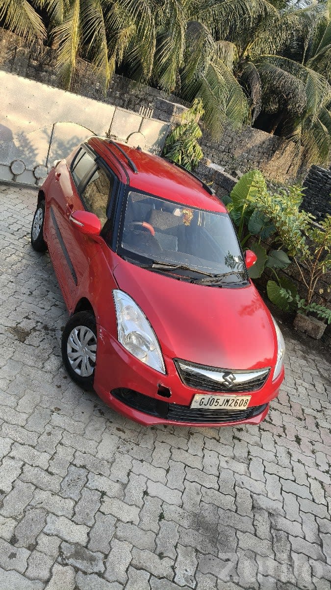 Red Maruti Swift VXi – Well‑Kept Hatchback - કાર - વેરાવળ - Image 1