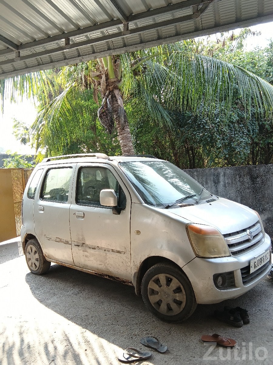 Used Maruti WagonR Silver Four Wheeler - Cars - Manavadar - Image 1