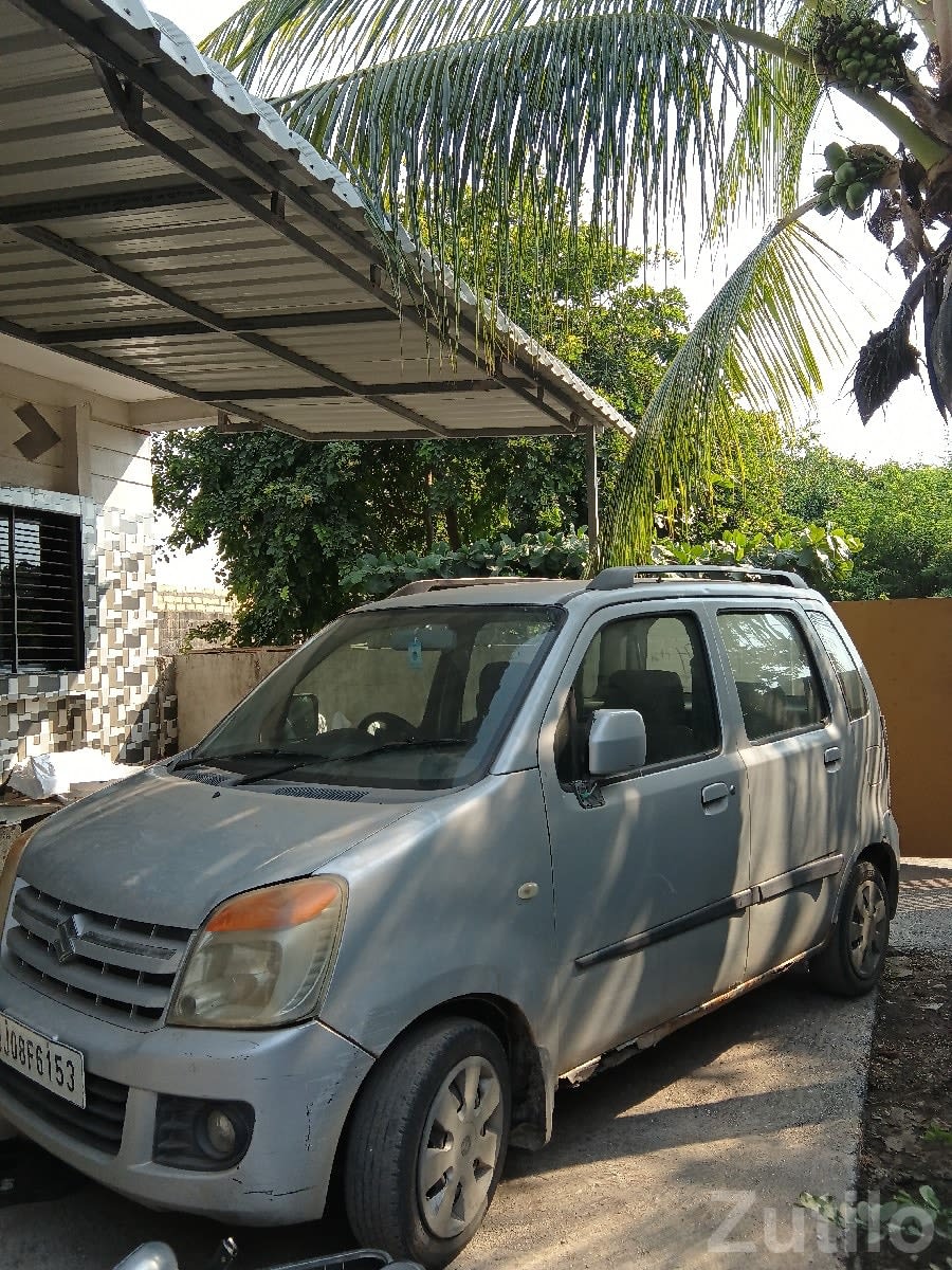 Used Maruti WagonR Silver Four Wheeler - Cars - Manavadar - Image 2