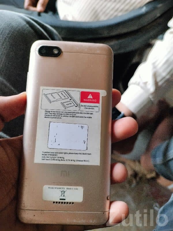 Used Mi Smartphone – White 4G Android - Mobile Phones - Bhesan - Image 3