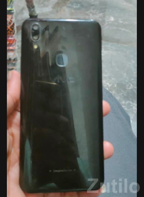 Vivo V9 notch display smartphone - મોબાઇલ ફોન - ભાણવ - Image 2