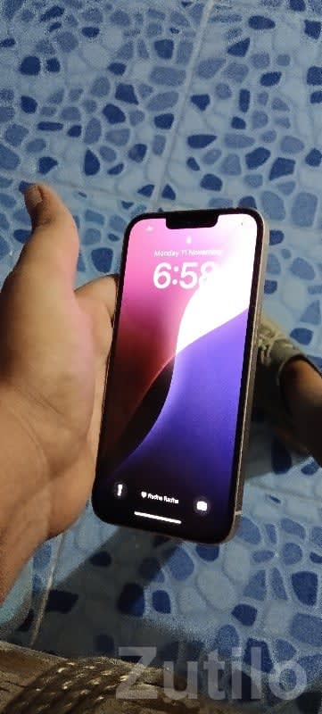 Sleek iPhone with Flat Metal Frame - Mobile Phones - Keshod - Image 3