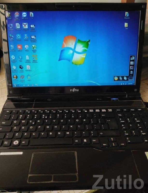 Fujitsu Windows 7 Laptop 4GB RAM - Laptops & Computers - Jamjodhpur - Image 1
