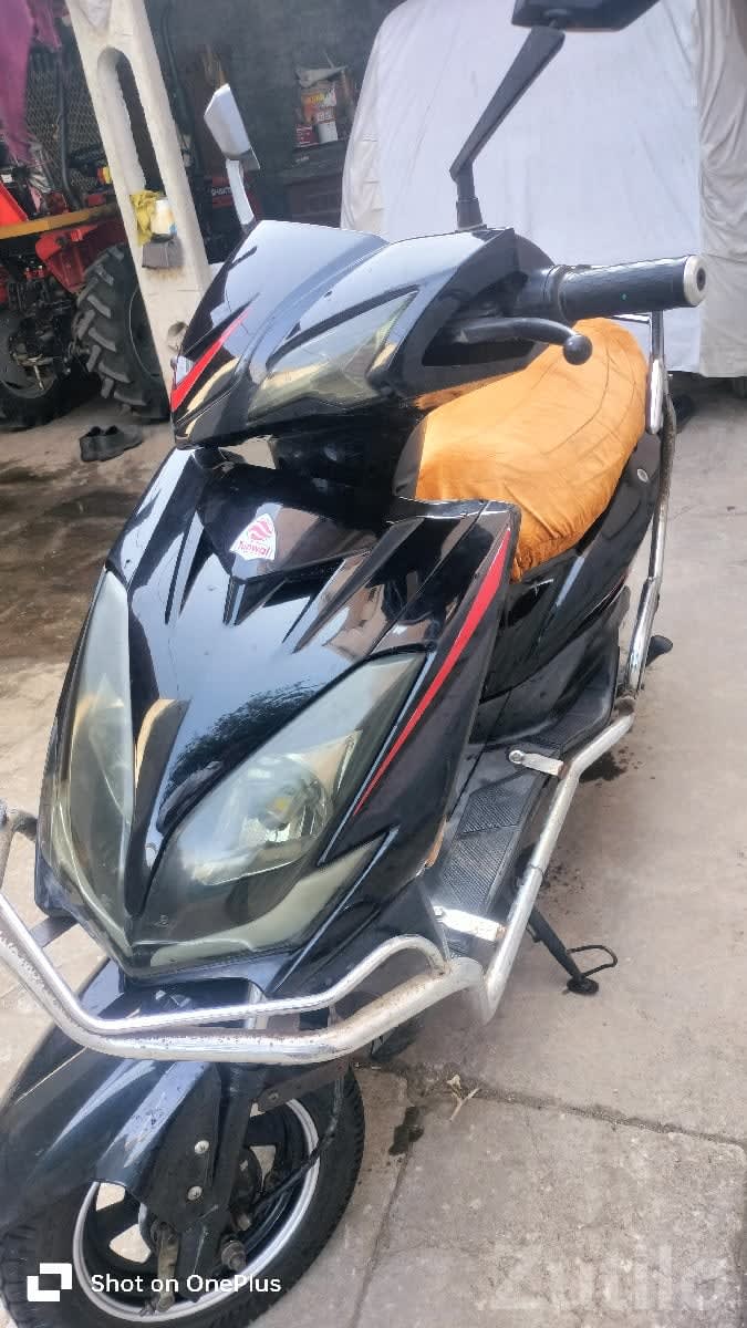 Tunwal Lithium 2.0 Electric Scooter Black - Bikes - Manavadar - Image 1