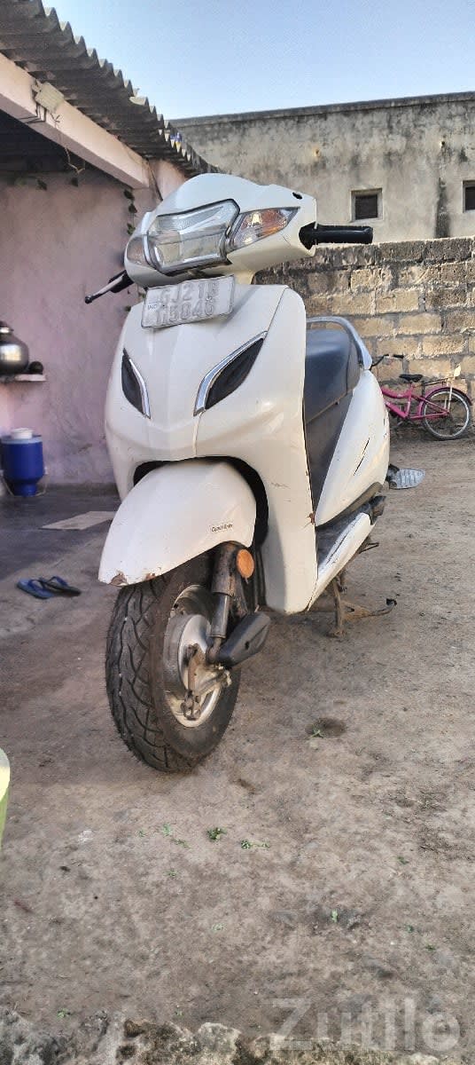 Honda Activa 5G 2019 White Scooter - બાઇક્સ - જામજોધપુર - Image 2