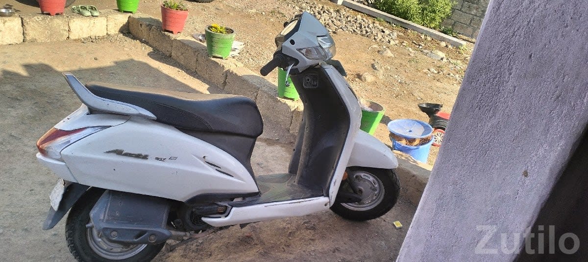 Honda Activa 5G 2019 White Scooter - બાઇક્સ - જામજોધપુર - Image 3